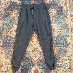 GREY SWEATPANTS